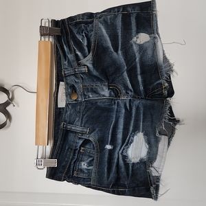 Forever 21 low rise vintage size 26 distressed cutoff dark wash denim shorts